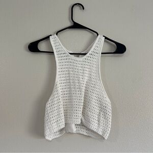 Knit cropped tank top.